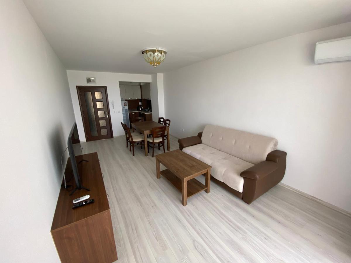Apartments Pomorie Апартамент