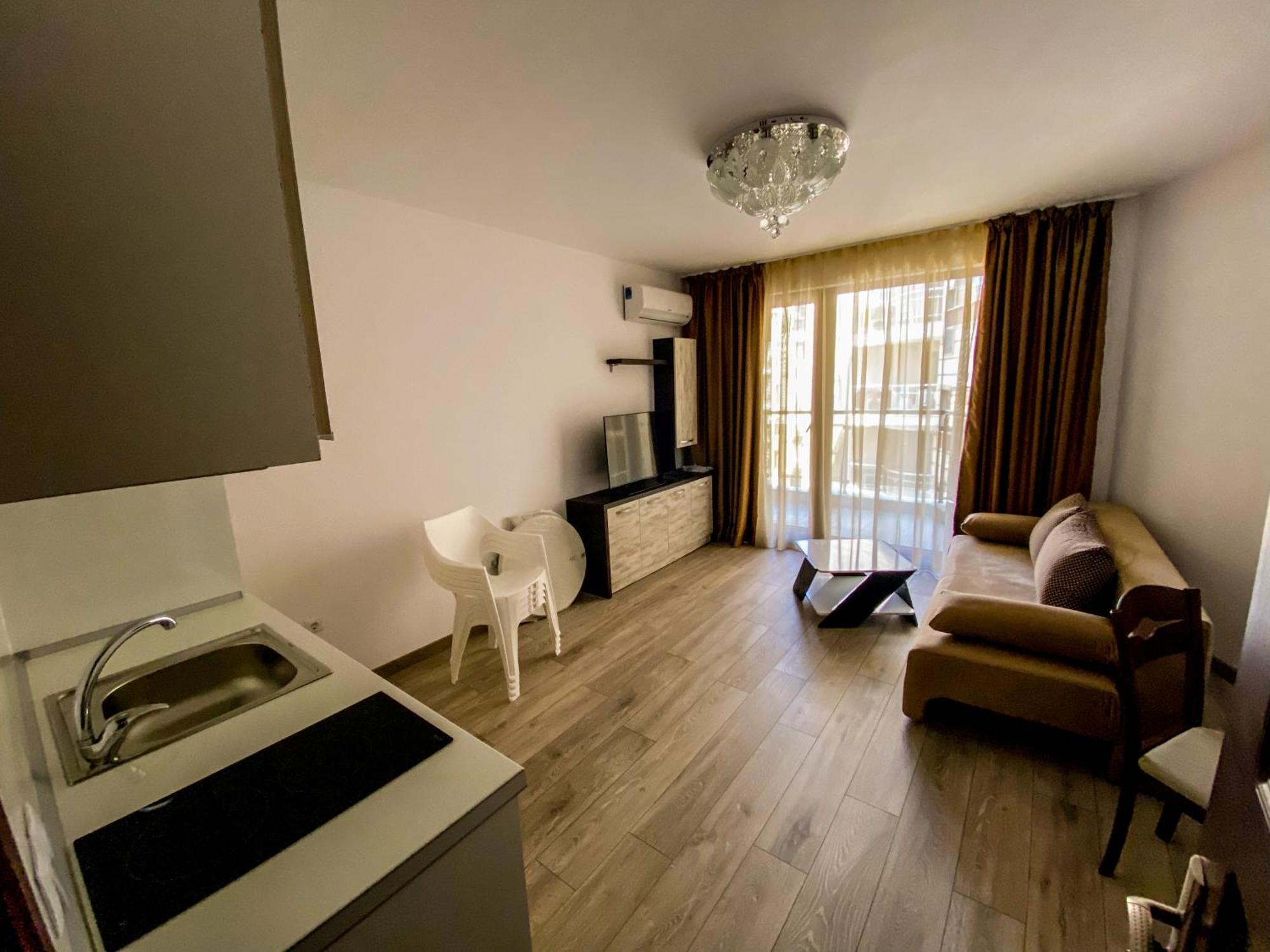 Apartments Pomorie Апартамент