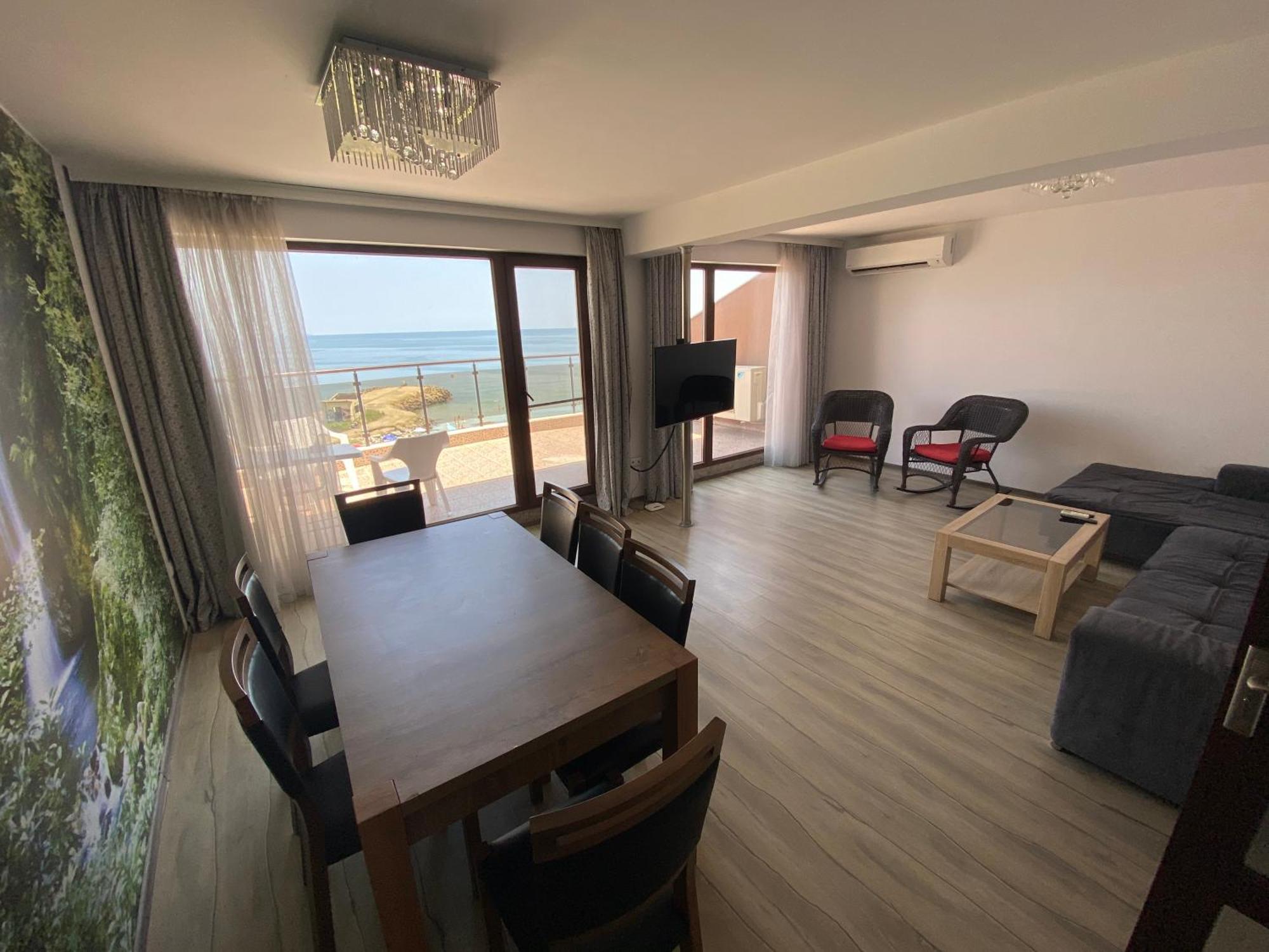 Apartments Pomorie Апартамент *